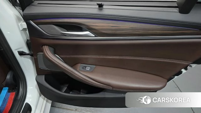 BMW 5 Series (G30) id 4683759 из Кореи 17
