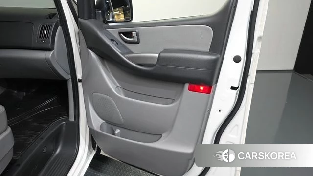 Hyundai The New Grand Starex id 4447762 из Кореи 17