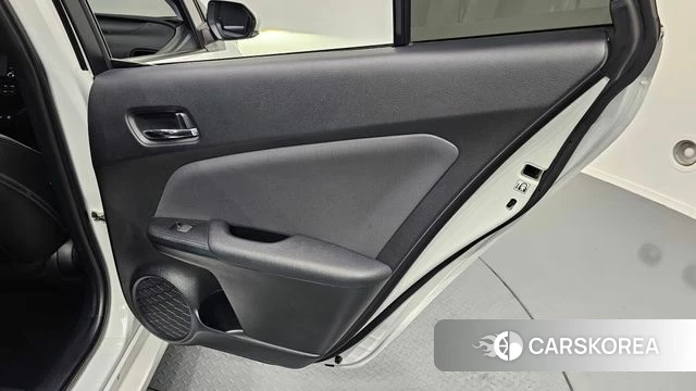 Toyota Prius 4th Generation id 4489080 из Кореи 17
