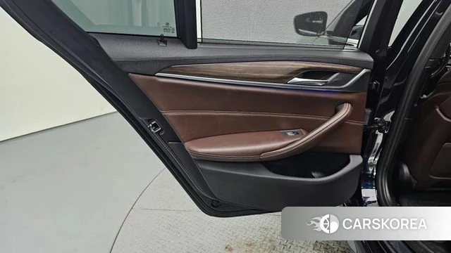 BMW 5 Series (G30) id 4746559 из Кореи 17