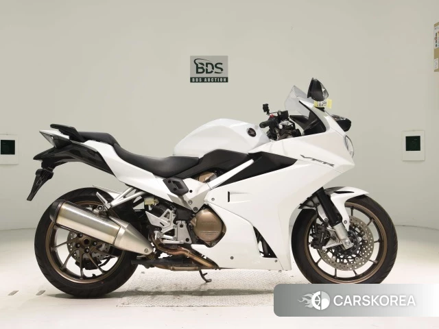 Проданный Honda VFR800F 2015 из Японии