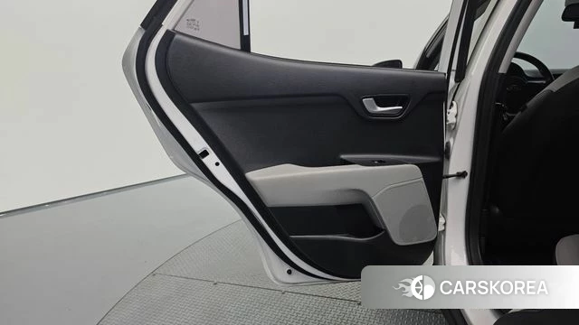 Kia Stonic id 4667806 из Кореи 17