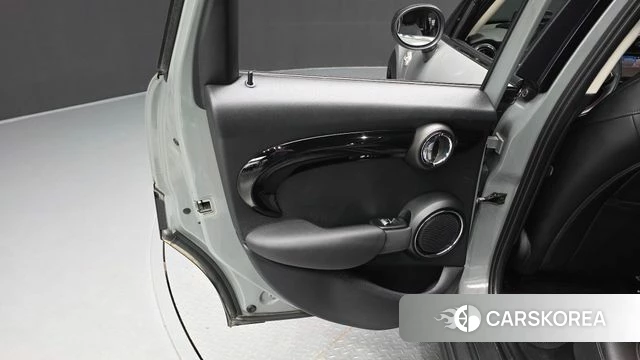 Mini Cooper S id 4717230 из Кореи 17
