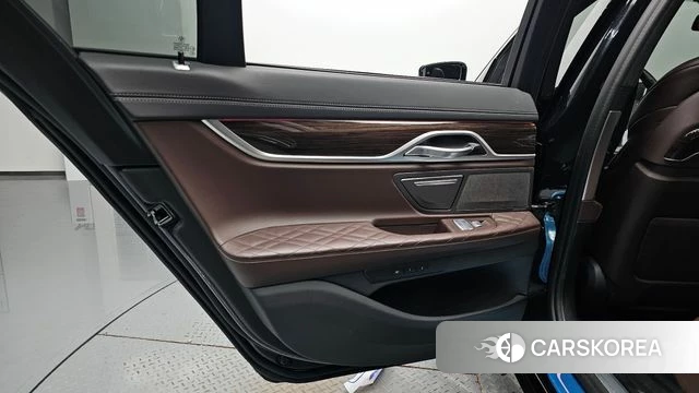 BMW 7 Series (G11) id 4556927 из Кореи 17