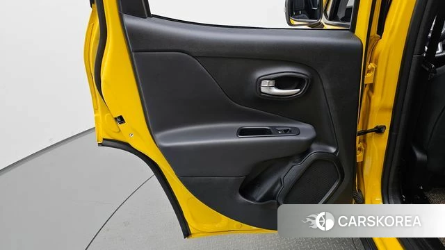 Jeep Renegade id 4871159 из Кореи 17