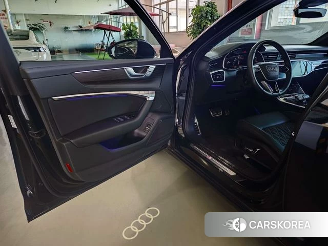 Audi A6L id 4307686 из Китая 17