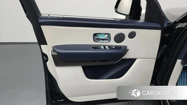 Rolls-Royce Cullinan id 4562416 из Кореи 17