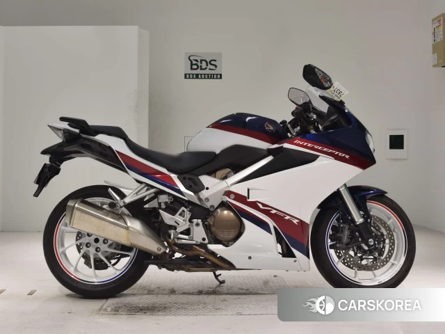 Проданный Honda VFR800F 2019 из Японии