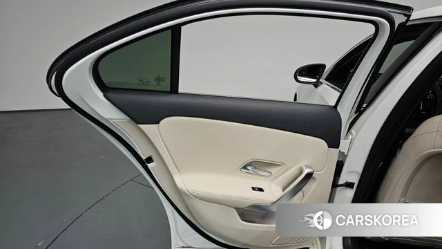 Mercedes-Benz A-Class W177 id 4625264 из Кореи 17
