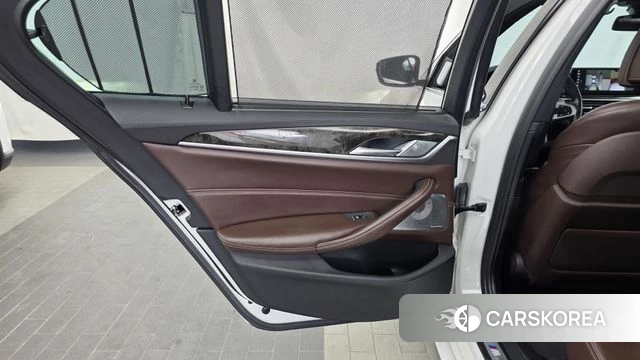BMW 5 Series (G30) id 4508647 из Кореи 17