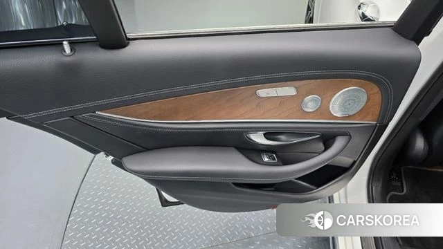 Mercedes-Benz E-Class W213 id 4683980 из Кореи 17