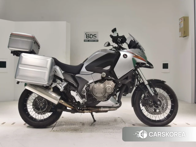 Проданный Honda VFR1200X 2013 из Японии