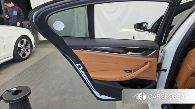 BMW 5 Series (G30) id 4293747 из Кореи 17