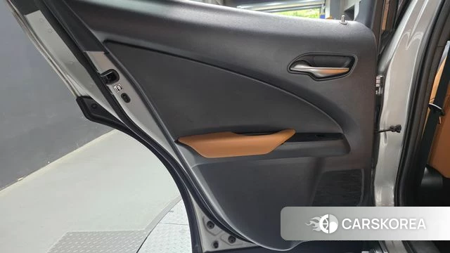 Lexus UX250h id 4377621 из Кореи 17
