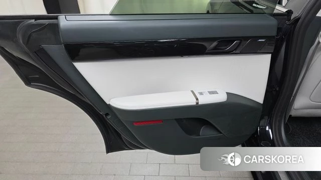 Hyundai Grandeur (GN7) id 4230817 из Кореи 17