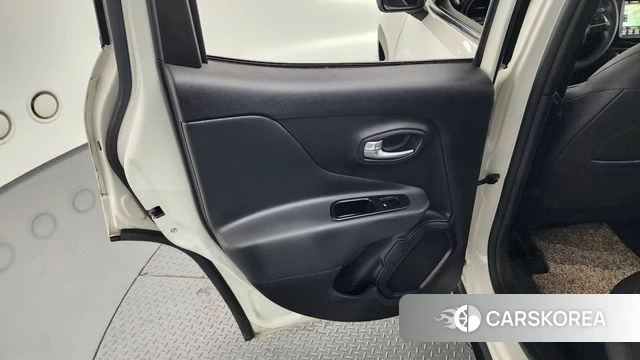 Jeep Renegade id 4464626 из Кореи 17