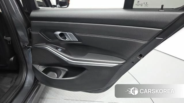 BMW 3 Series (G20) id 4604230 из Кореи 17