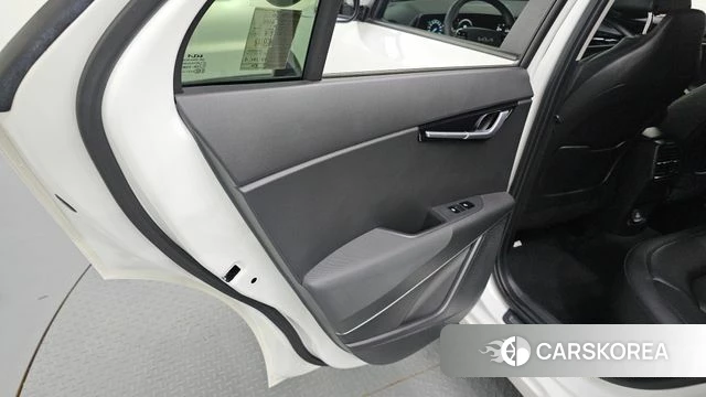 Kia Di Ol Nu Niro id 4409353 из Кореи 17