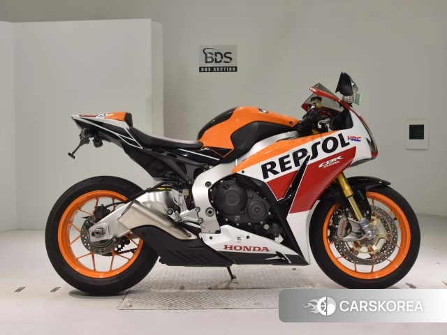Проданный Honda CBR1000RR 2015 из Японии