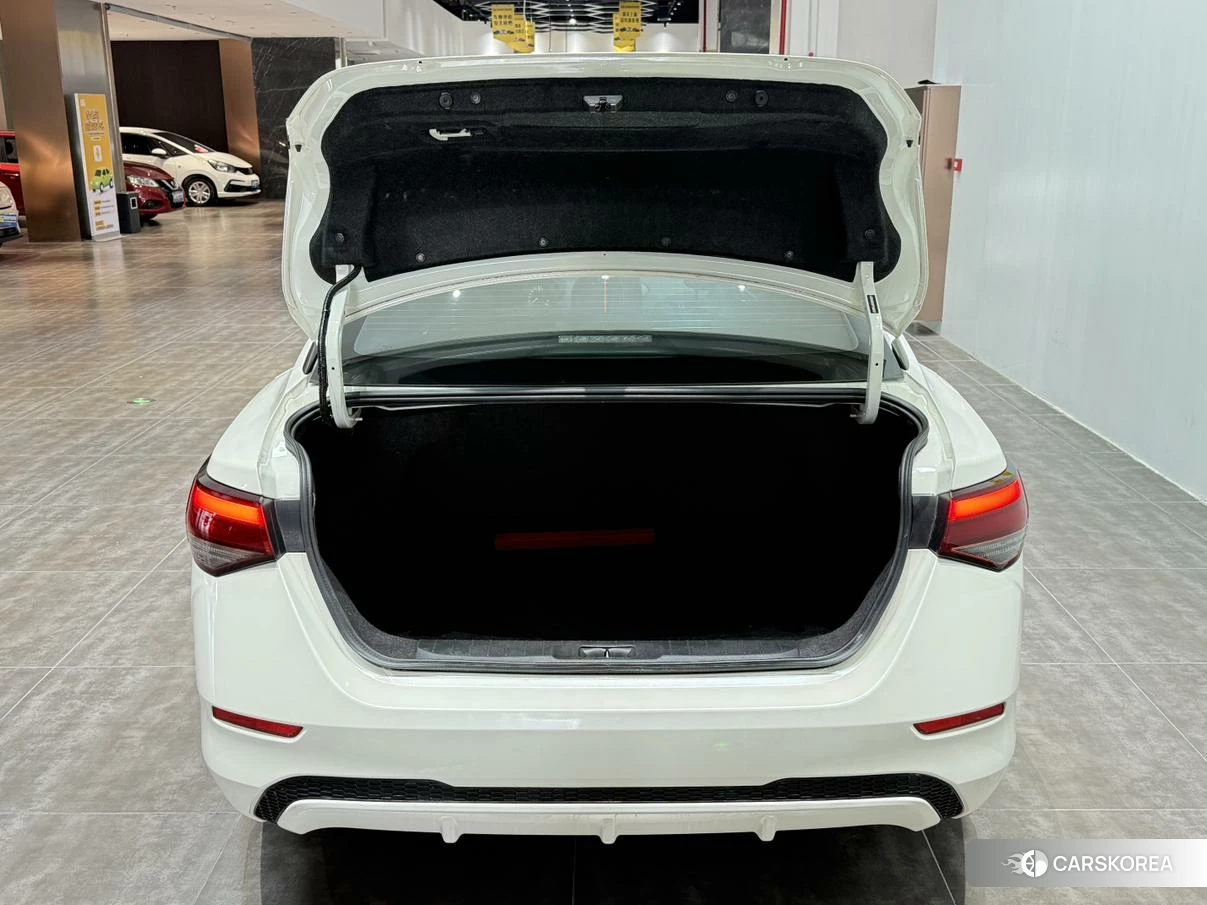 Nissan Xuan Yi id 4420444 из Китая 17