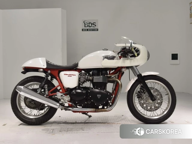 Проданный Triumph THRUXTON 2010 из Японии