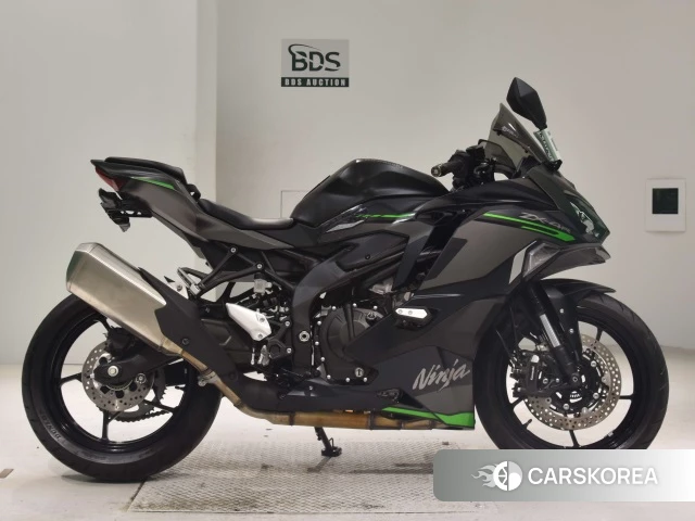 Проданный Kawasaki ZX-4R SE 2023 из Японии