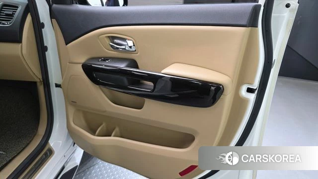 Kia The New Carnival id 4667779 из Кореи 17