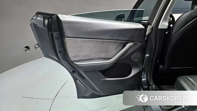 Tesla Model Y id 4315606 из Кореи 17