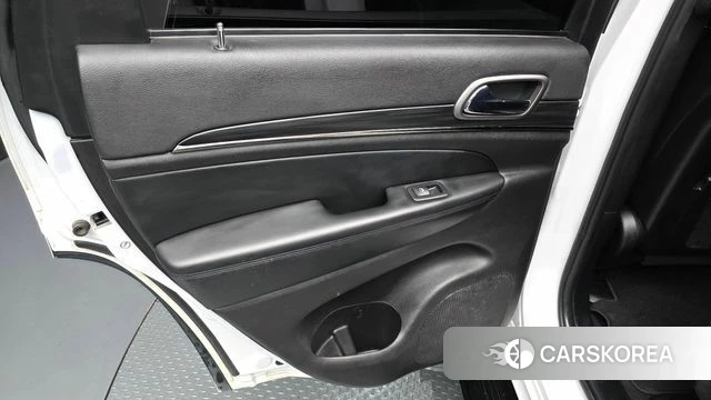 Jeep Grand Cherokee id 4224886 из Кореи 17