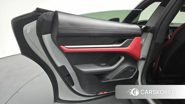 Porsche Taycan id 4223034 из Кореи 17