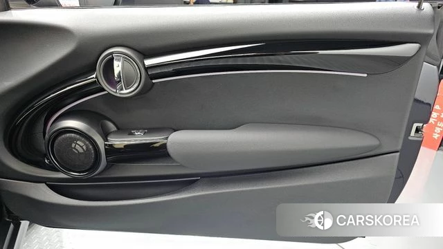 Mini Cooper S Convertible id 4548891 из Кореи 17