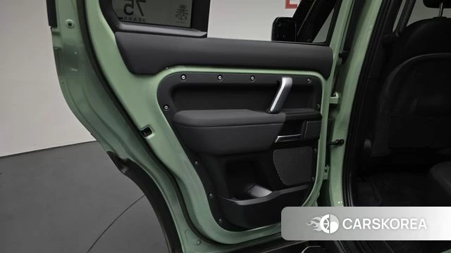 Land Rover Defender (L663) id 4540473 из Кореи 17