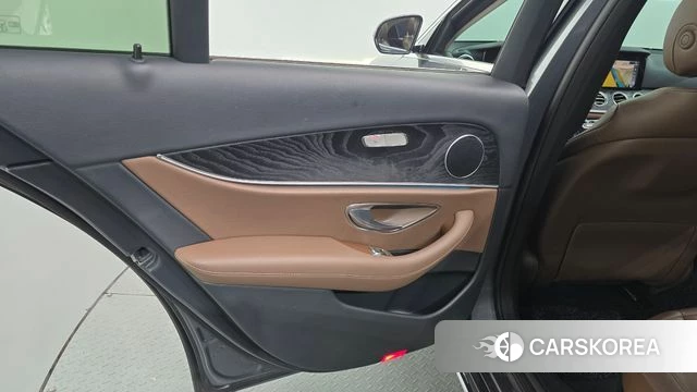 Mercedes-Benz E-Class W213 id 4477388 из Кореи 17