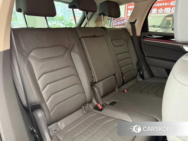 Volkswagen Touareg id 4329156 из Китая 17
