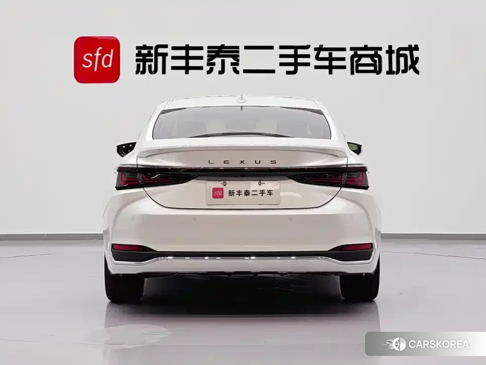 Lexus ES id 4629052 из Китая 17