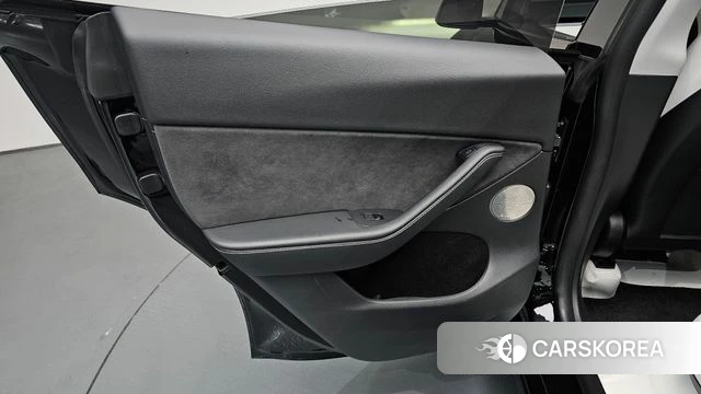 Tesla Model Y id 4408332 из Кореи 17