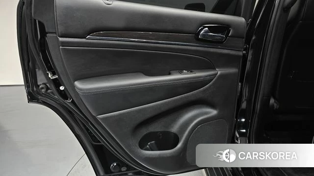 Jeep Grand Cherokee id 4294331 из Кореи 17