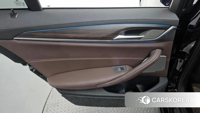BMW 5 Series (G30) id 4836269 из Кореи 17