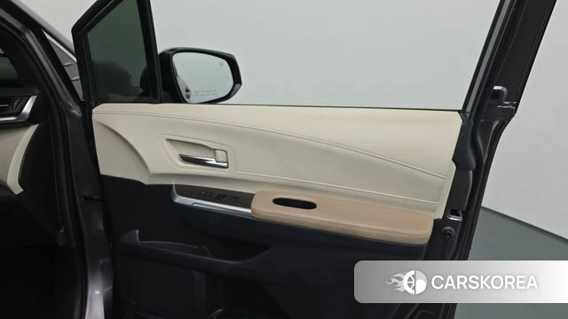 Toyota Sienna 4th Generation id 4250063 из Кореи 17