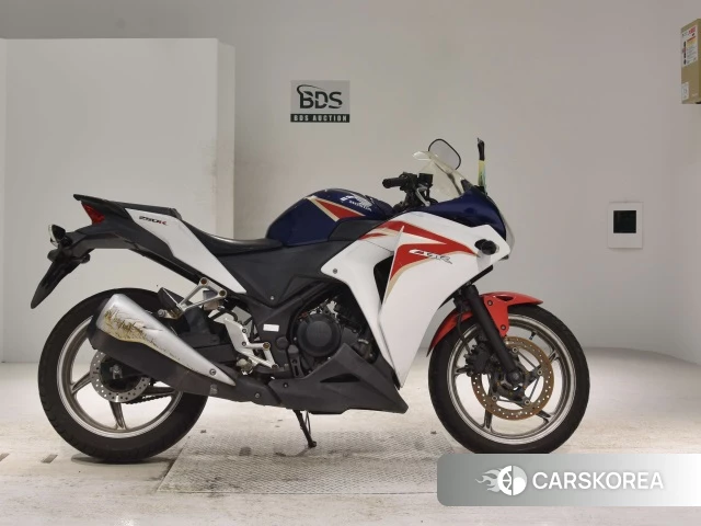 Проданный Honda CBR250R 2011 из Японии, фото 2