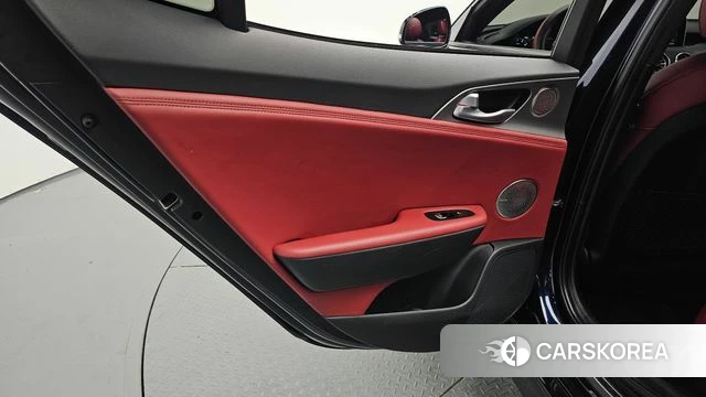 Kia Stinger id 4647893 из Кореи 17