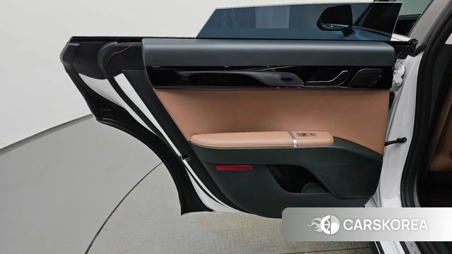 Hyundai Grandeur (GN7) id 4847808 из Кореи 17