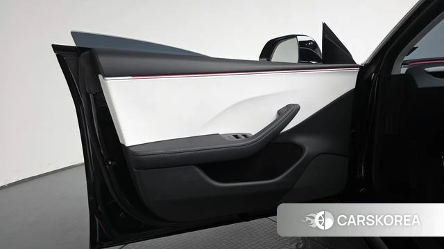 Tesla Model 3 id 4730228 из Кореи 17