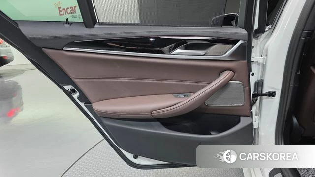BMW 5 Series (G30) id 4692016 из Кореи 17