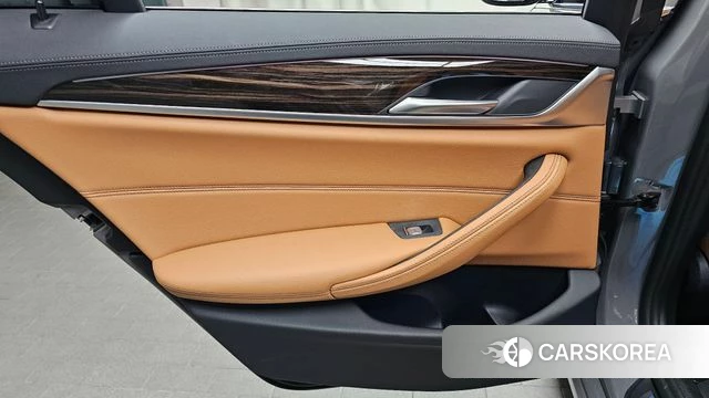 BMW 5 Series (G30) id 4707926 из Кореи 17