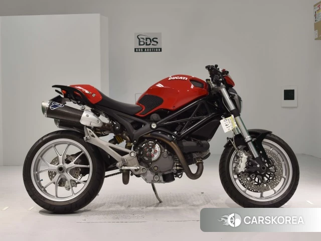 Проданный Ducati MONSTER 1100 2010 из Японии