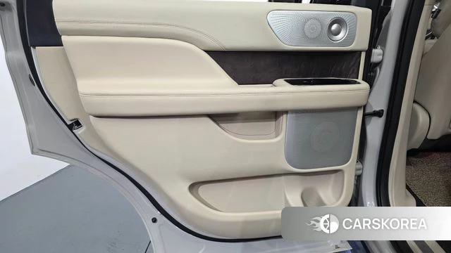 Lincoln Navigator 4th generation id 4409725 из Кореи 17