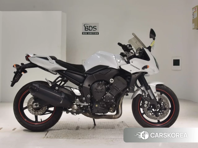 Проданный Yamaha FZ1 FEATHER 2011 из Японии
