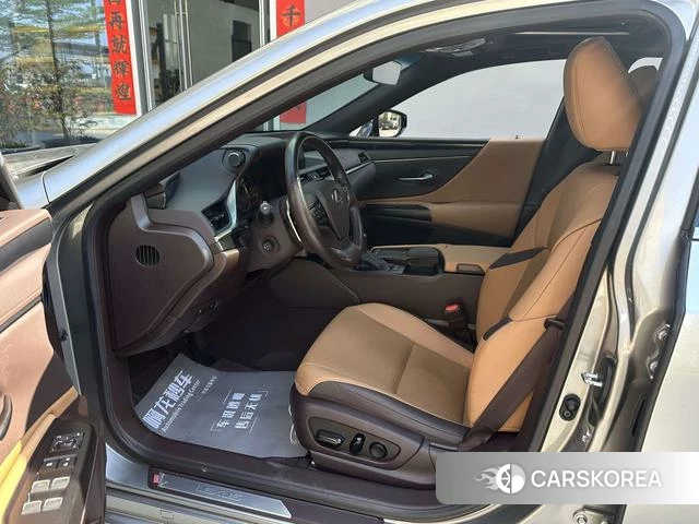 Lexus ES id 4221002 из Китая 17
