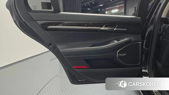 Genesis G90 id 4865260 из Кореи 17